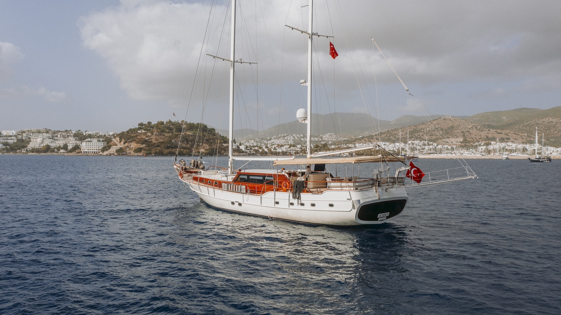 4UY75178
